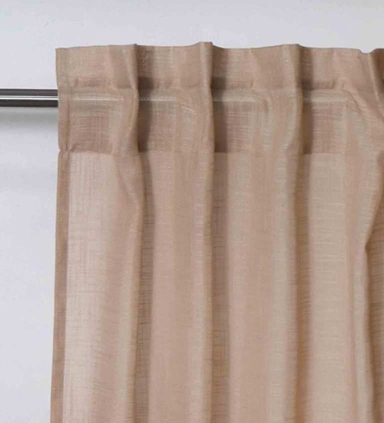What are loop curtains and how do you differentiate them from regular ones?